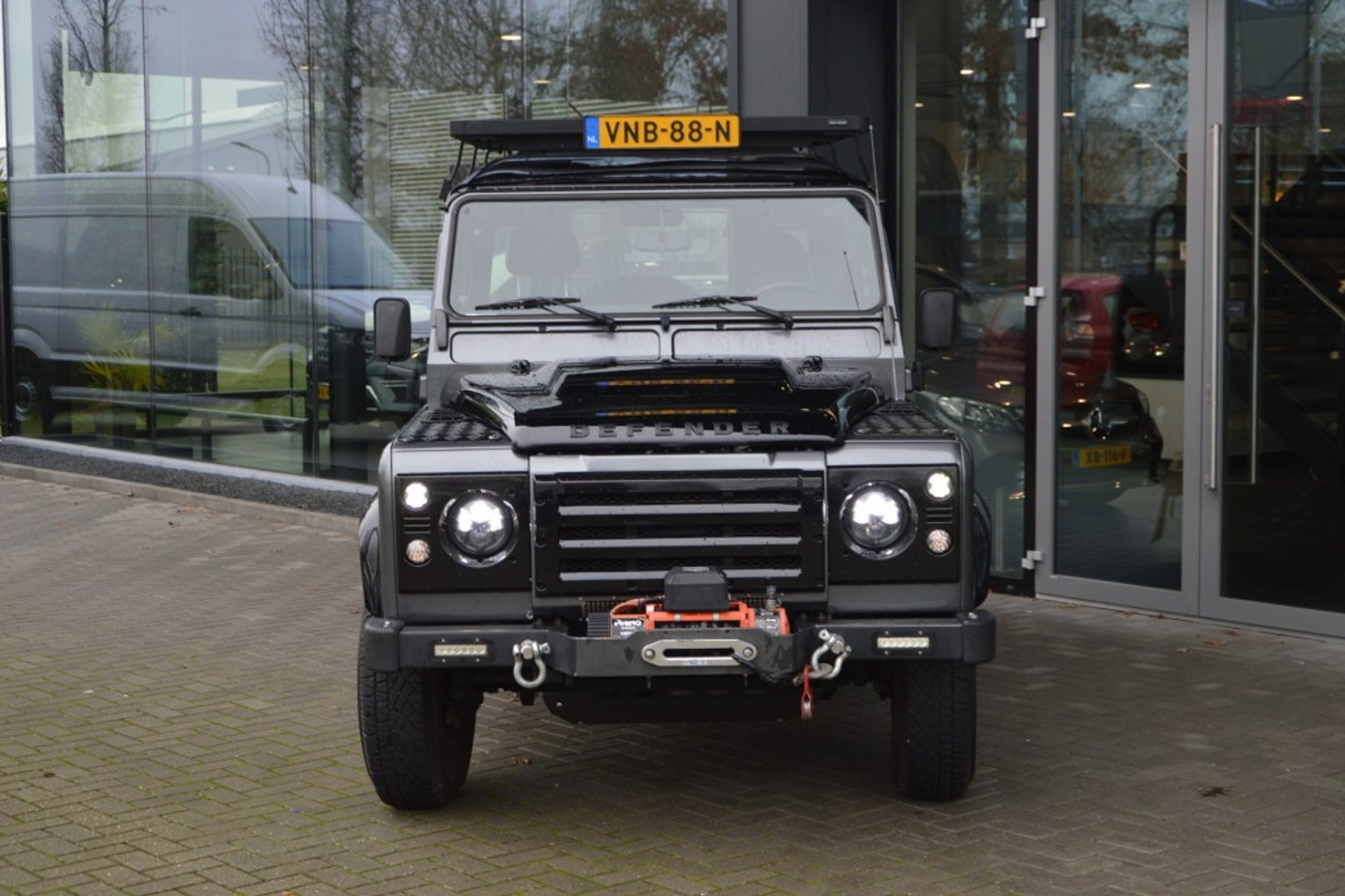 28926538-2.jpg