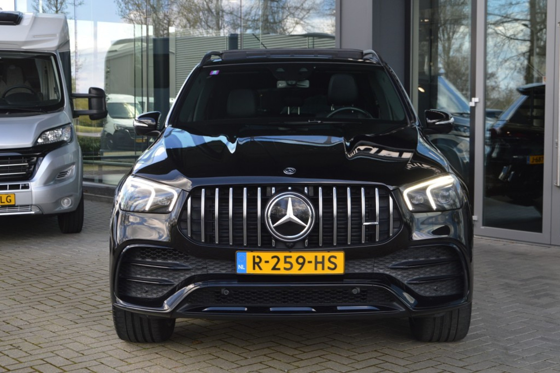 33860760-3.jpg