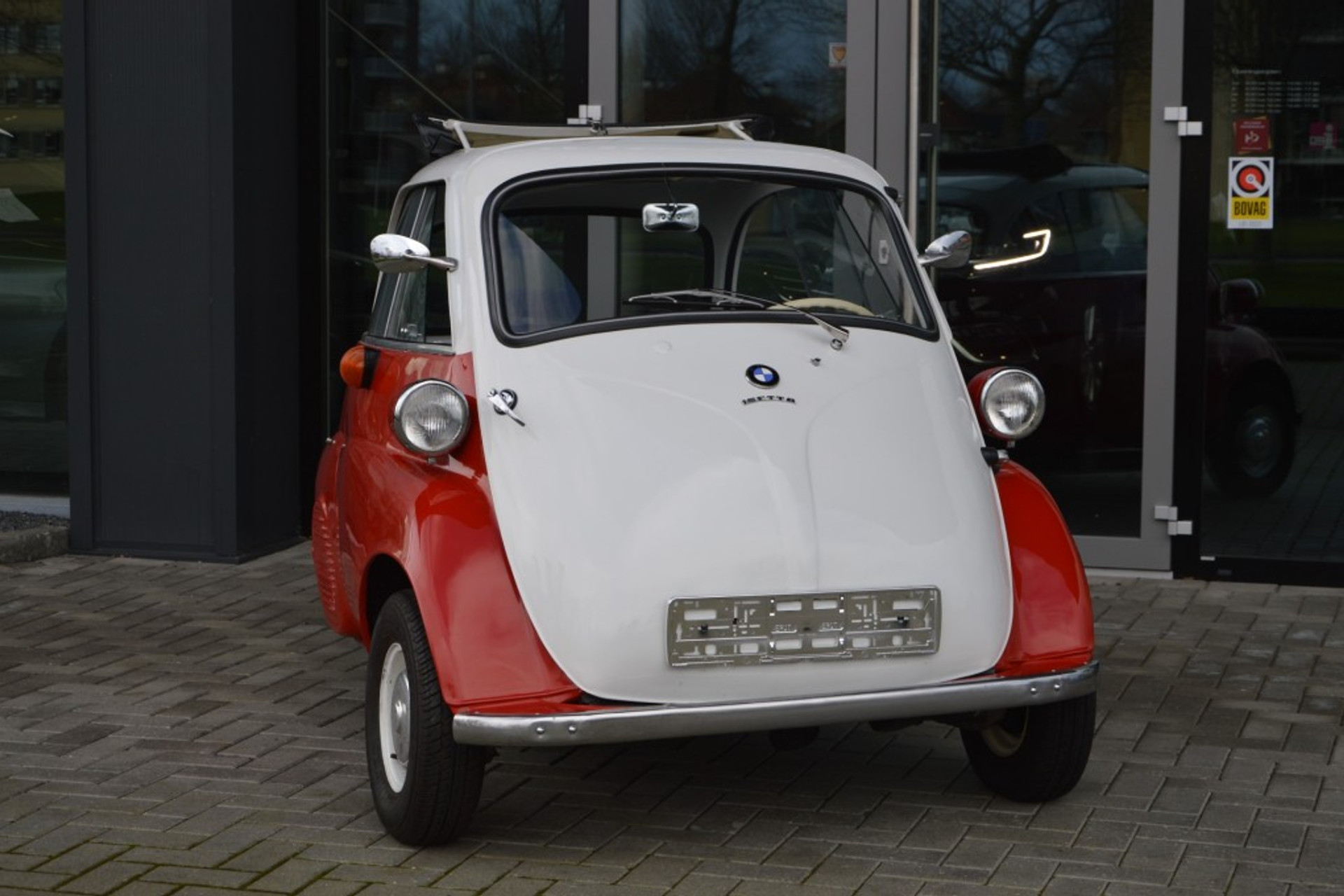 34615247-1.jpg
