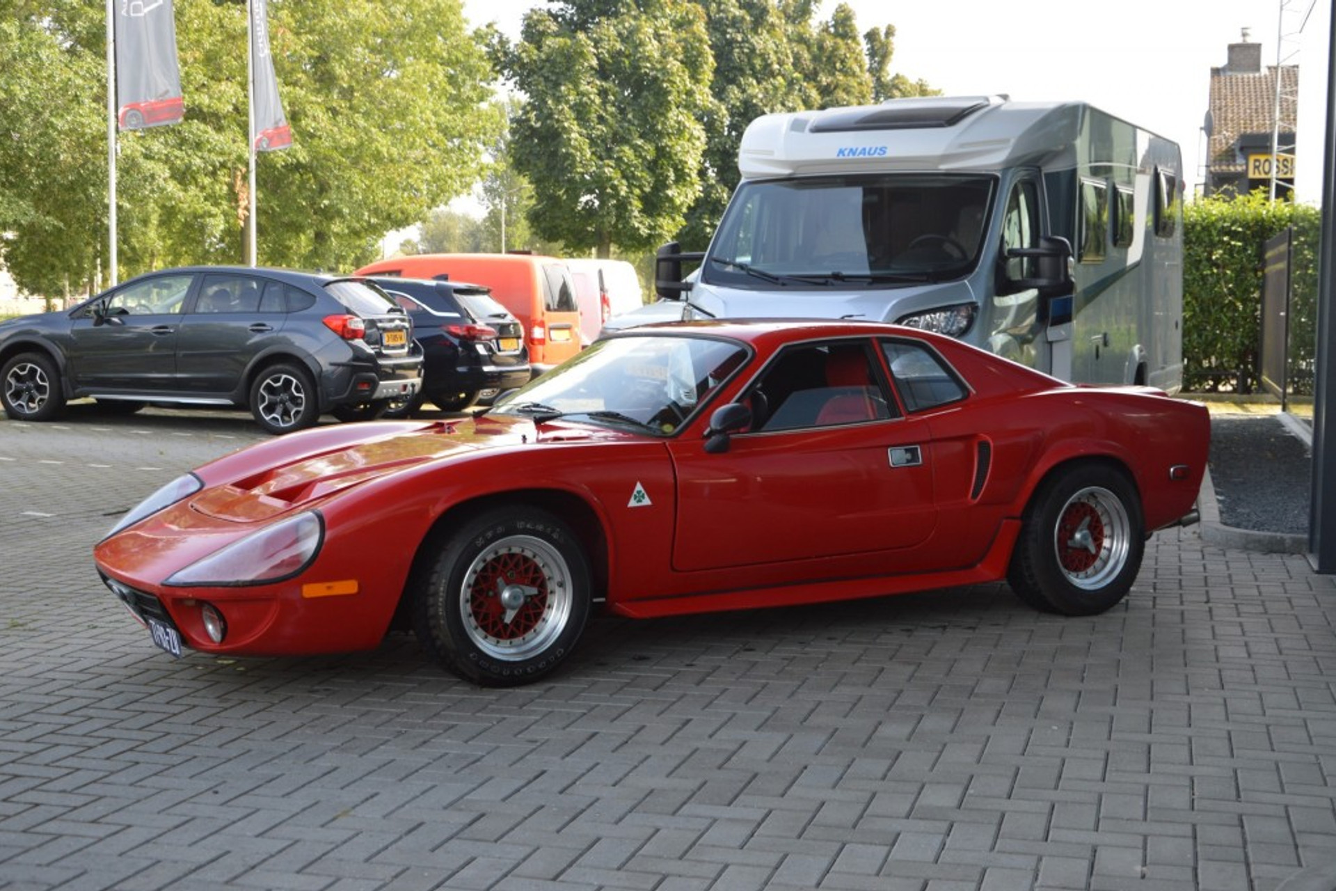 35256690-3.jpg