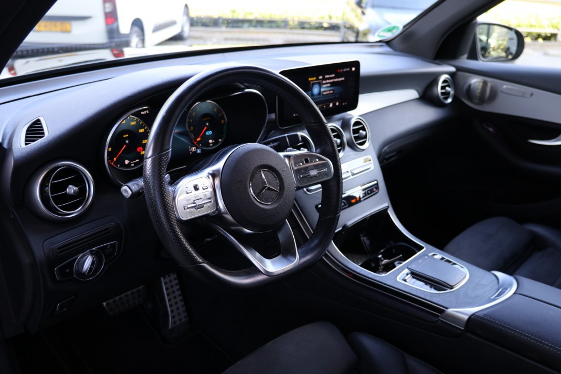 47457654-7.jpg