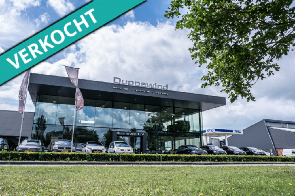 52161133