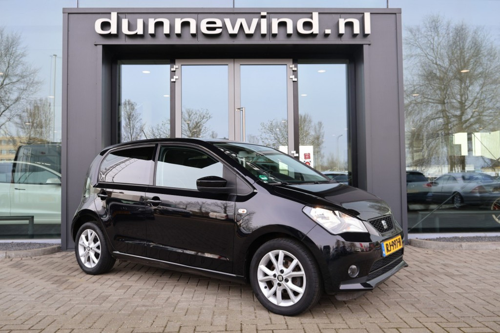 52247945